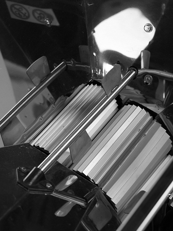 Измельчитель с гребнеотделителем электрический